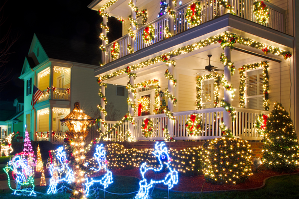 Holiday Lighting Without the Hazards: A Charlotte Pro’s Essential Wiring Tips 1 Holiday Lighting 2